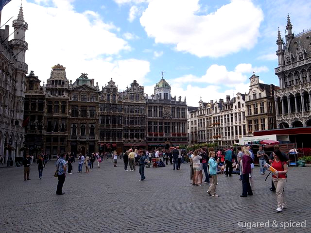 [Brussels] Grand Place + Mannequin Pis