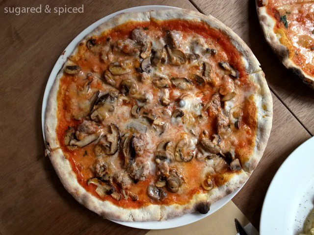 shanghai nene sausage pizza